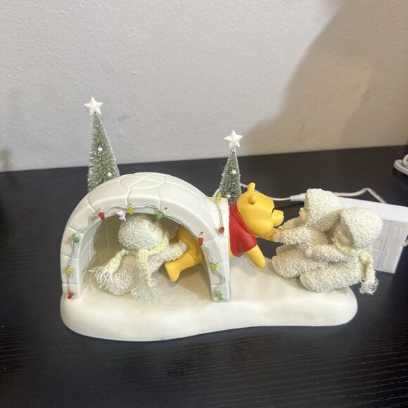 DEPT 56 SNOWBABIES Christmas "We'll Help You Through, Pooh" Lighted Disney Vtg - Picture 2 of 8